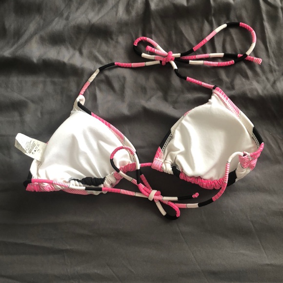 🌻❄️🍀🌸Striped bikini top🌸🍀❄️🌻 - Picture 4 of 5